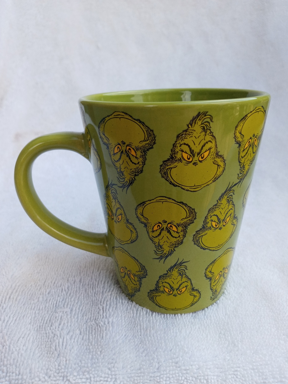 Dr. Seuss 2022 Grinch How the Grinch Stole Christmas Ceramic Mug